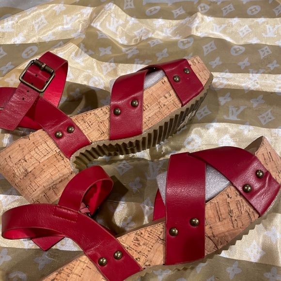 Clog Sandals - Picture 4 of 8